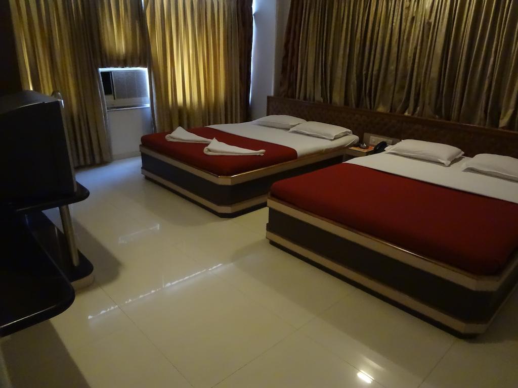 Hotel Ashwin Мумбаи Экстерьер фото