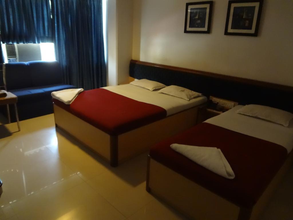 Hotel Ashwin Мумбаи Экстерьер фото