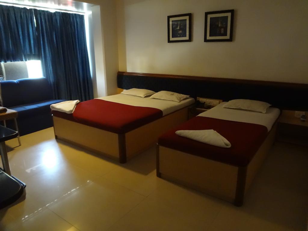 Hotel Ashwin Мумбаи Экстерьер фото