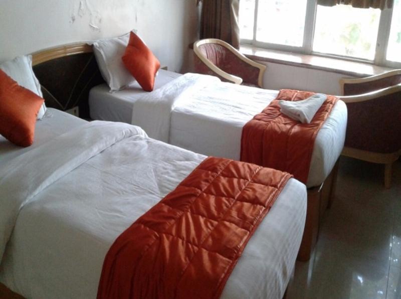 Hotel Ashwin Мумбаи Экстерьер фото