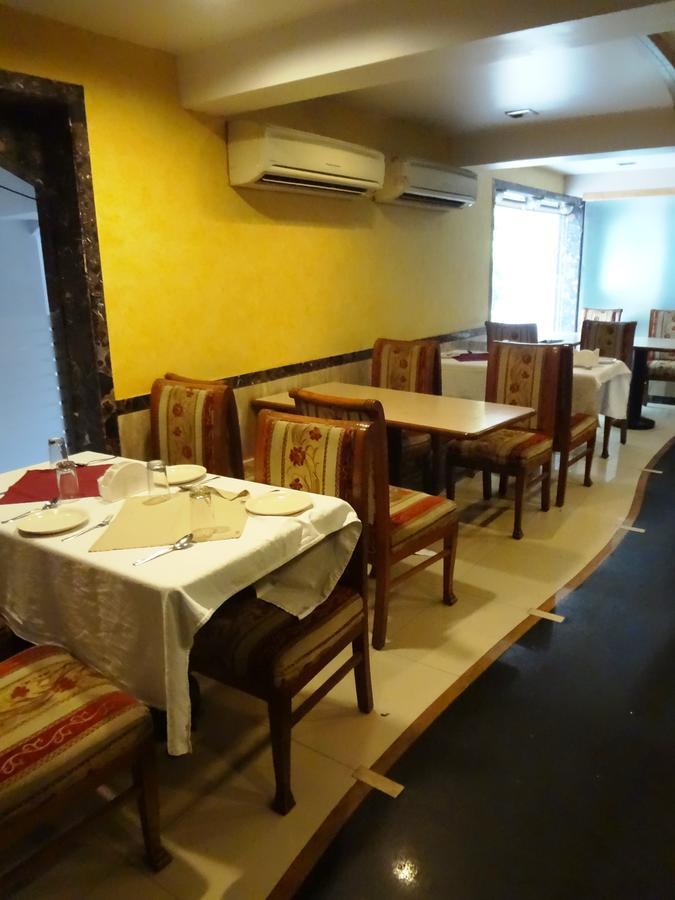 Hotel Ashwin Мумбаи Экстерьер фото