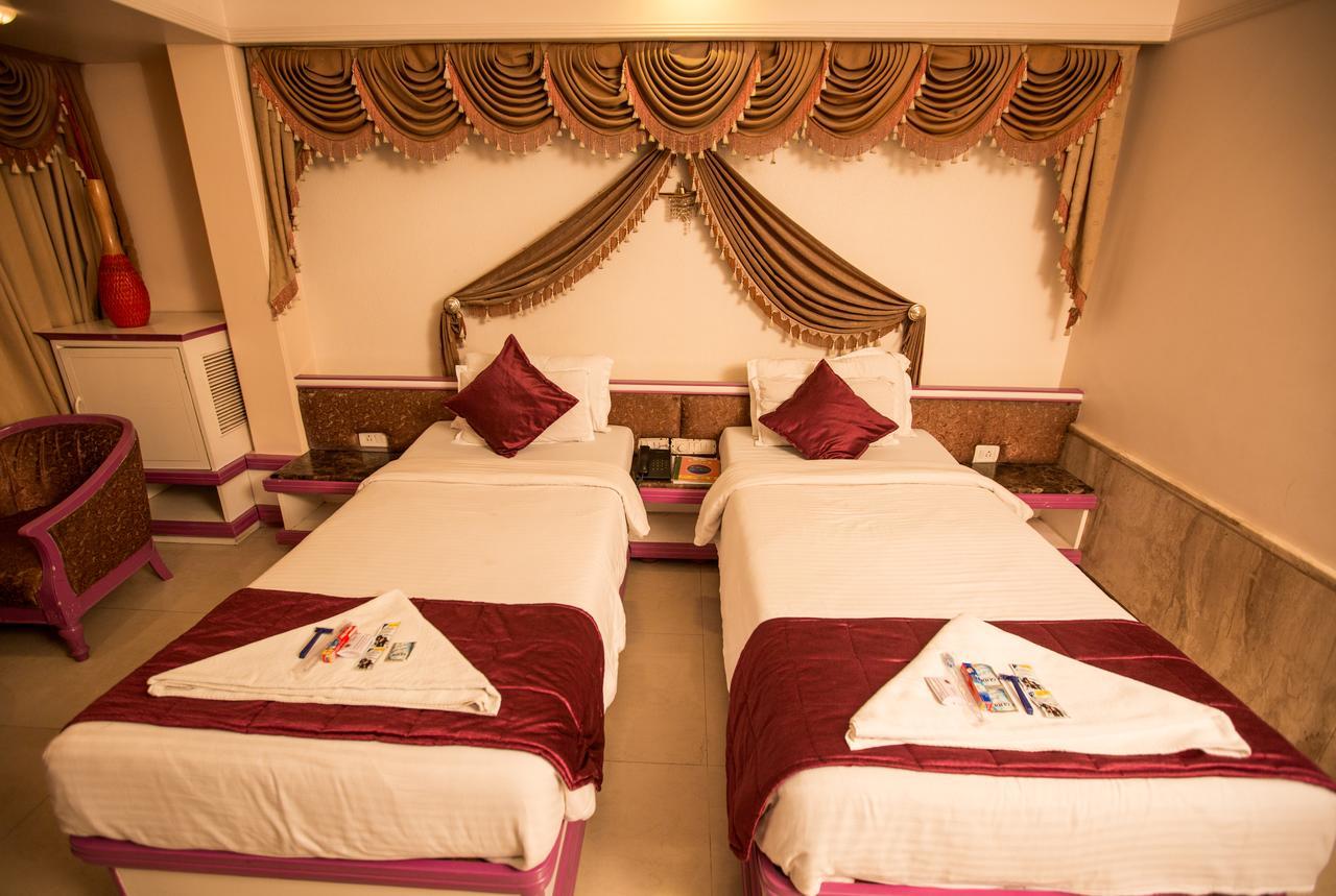 Hotel Ashwin Мумбаи Экстерьер фото