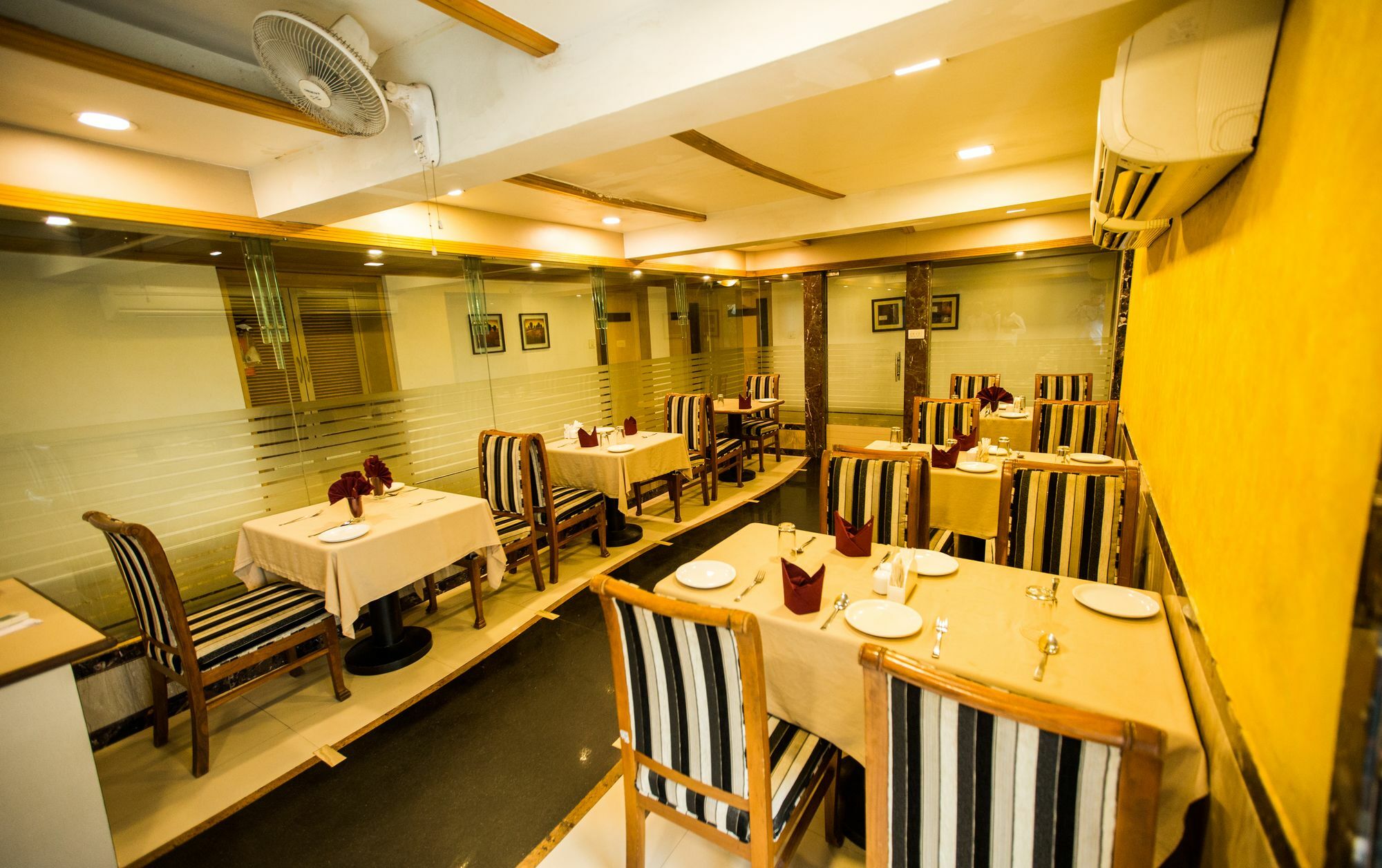 Hotel Ashwin Мумбаи Экстерьер фото